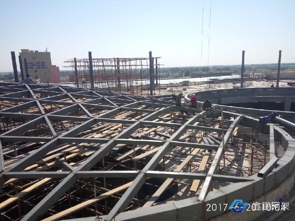 屋面管桁架焊接、安裝